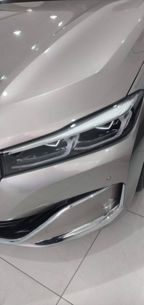 للبيع قطع غيارbmw 730 2022
